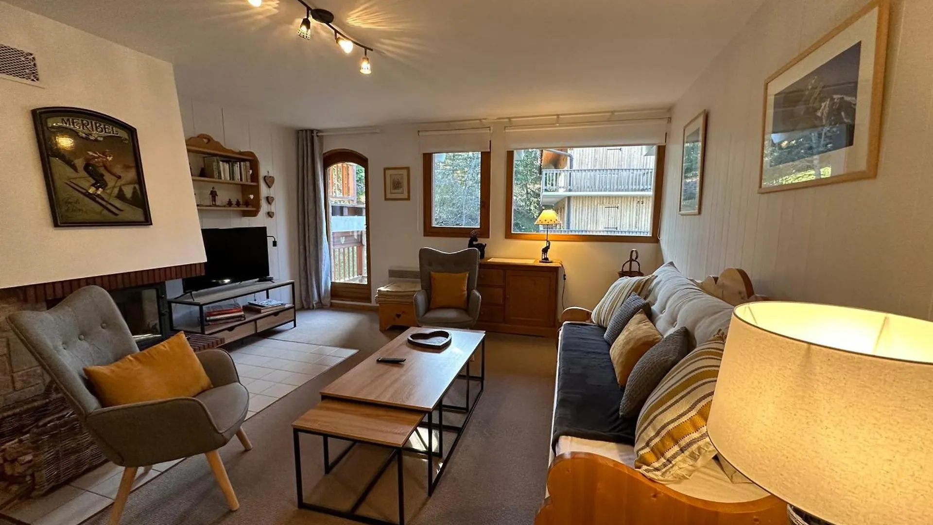 Duplex Lumineux Avec Balcon, Proche Des Pistes Et Commerces, Cheminee, Parking Gratuit Et Wifi Inclus - Fr-1-688-83 Les Allues